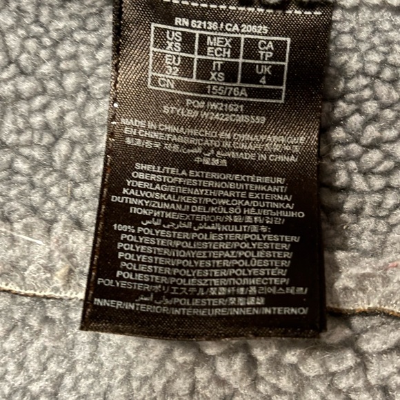 Guess zip up jacket, only worn a couple times. In great condition. - Picture 2 of 4